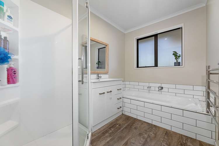 1 Hurricane Way Burleigh_16