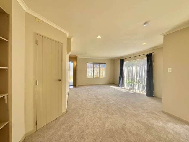 27 Cyclamen Road Mangere Bridge_2