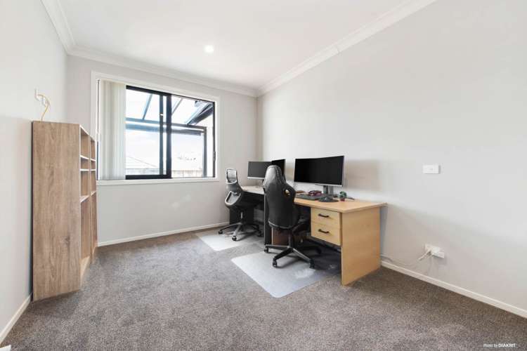 8 Kaimai Avenue Massey_10