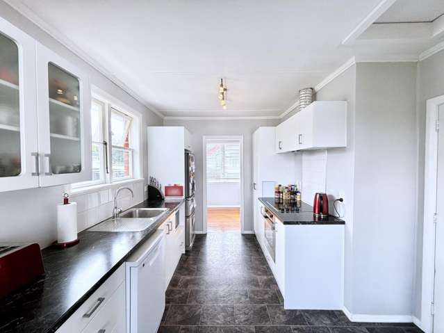 179 Waddington Drive Naenae_2