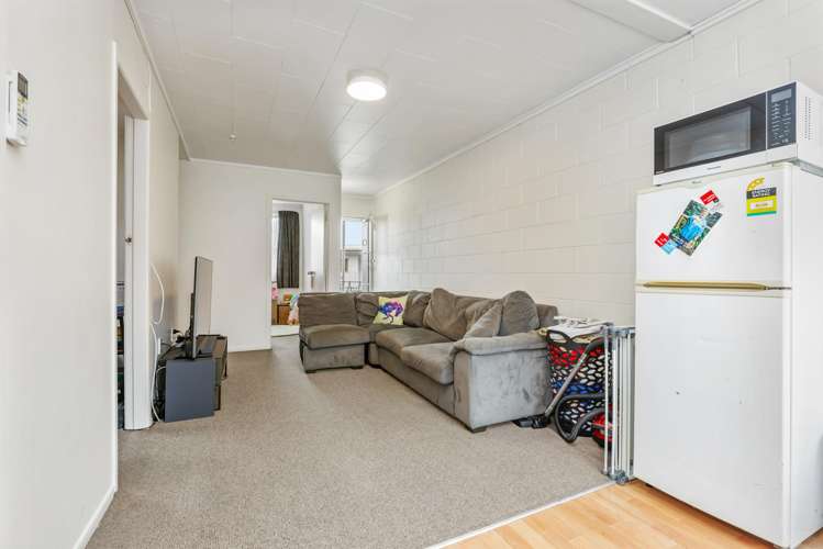 8/3 Tralee Place Hillcrest_11