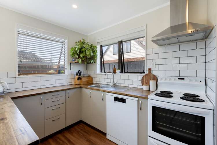 2/419 Maunganui Road Mount Maunganui_5