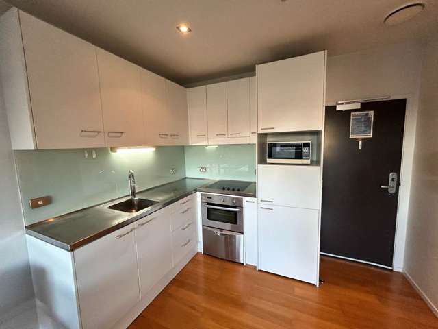 HARBOUR OAKS - Level 11 - Furnished One bedroom