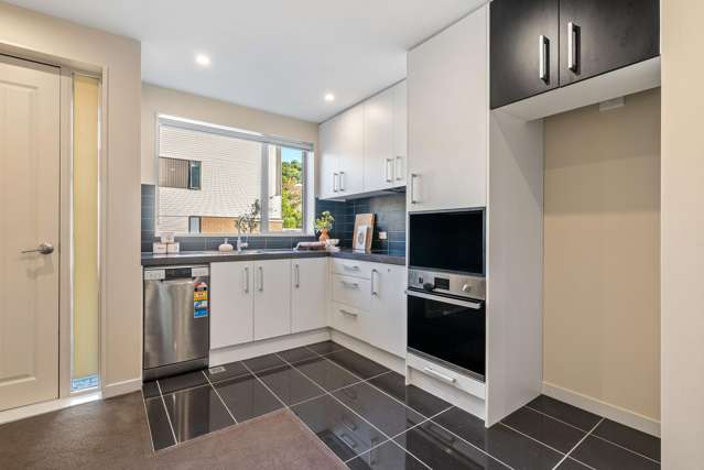 9/8 Thatcher Crescent Crofton Downs_3