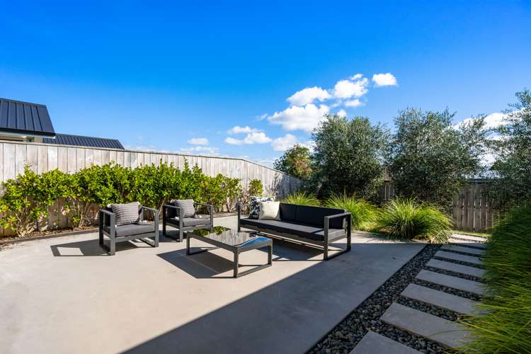 19 Finch Street One Tree Point_16