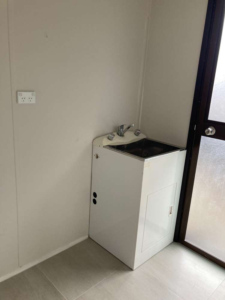 2/13 Rollerson Street Papakura_8