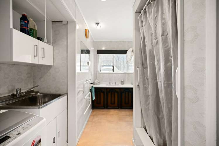 2/10 Hunter Street Hamilton Central_9