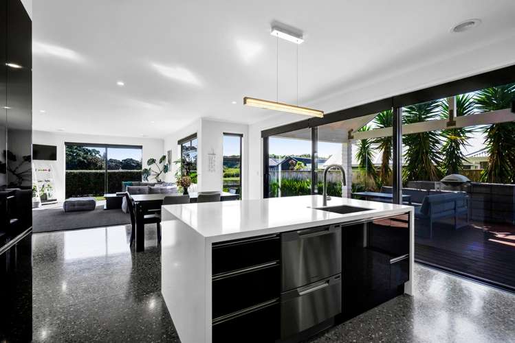 6 Pebble Beach Court Waiwhakaiho_25