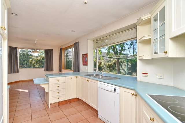 21 Glastonbury Drive Burwood_2