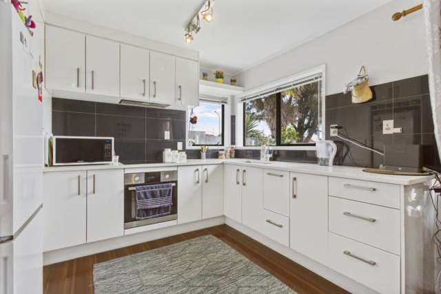 18 Belinda Avenue Flat Bush_1