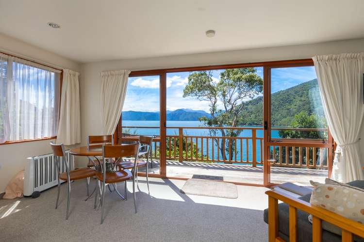 425 Port Underwood Road Whatamango Bay_6