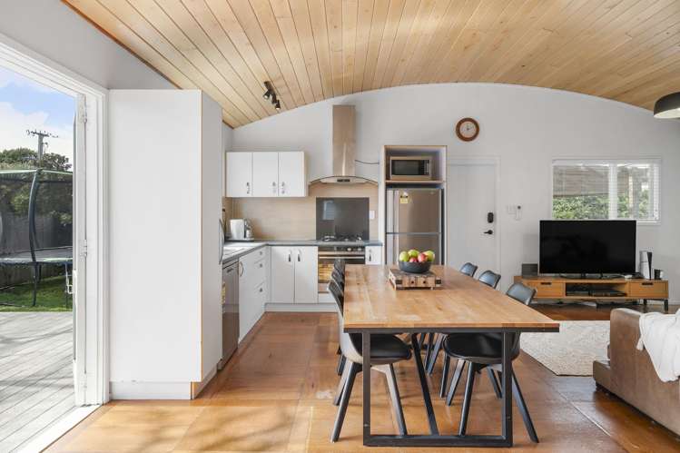 1a Stokes Avenue Te Atatu Peninsula_11