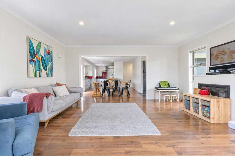 12 Rene Place Sunnyhills_11
