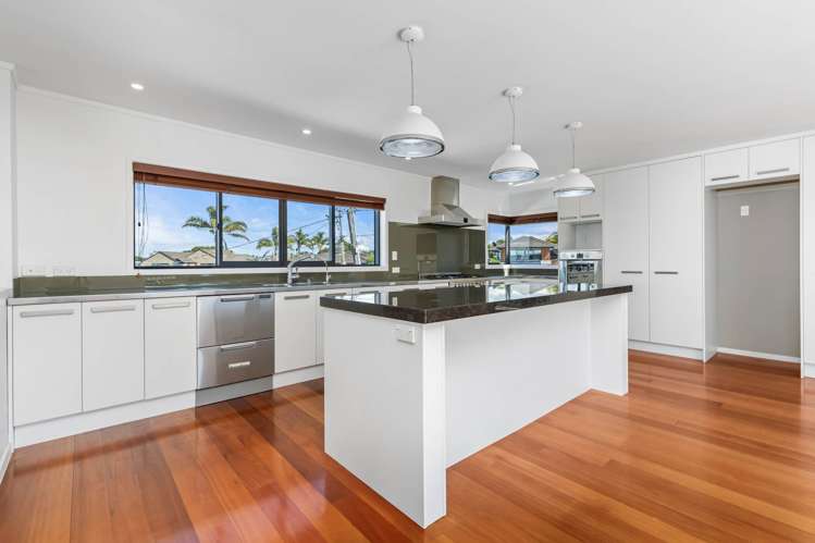 1/19 Seaview Road Castor Bay_5
