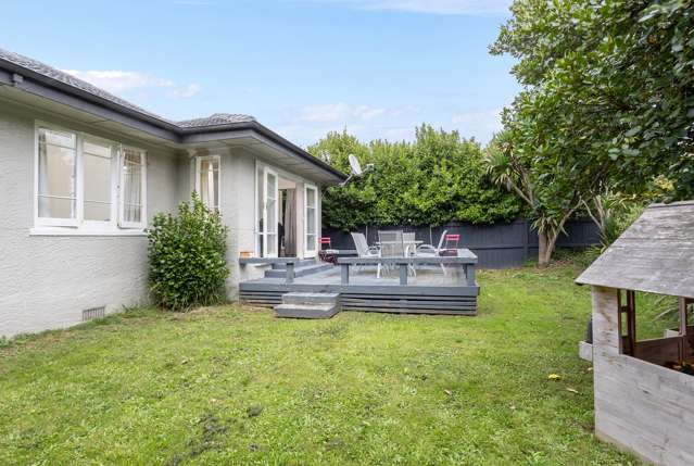 Two Homes on Big Land 1093m2