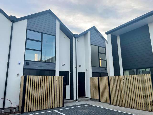 Modern Three Bedroom, Three Bathroom Townhouse