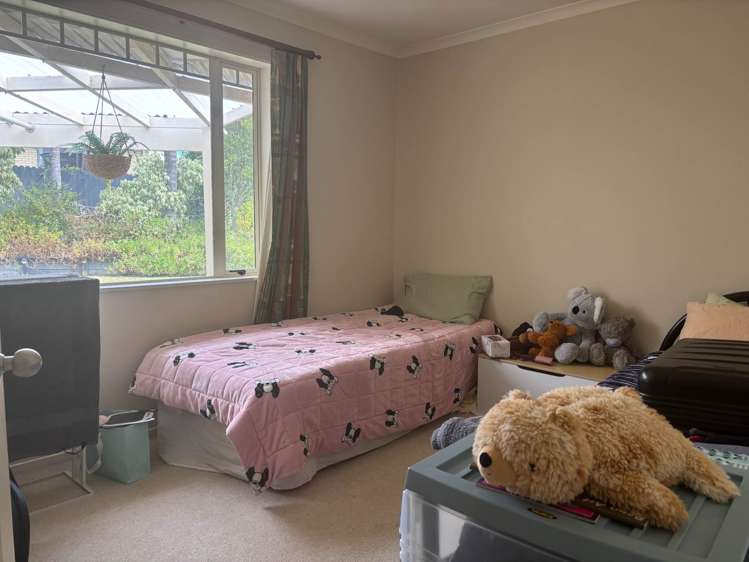 6 Midhurst Avenue Henderson_9