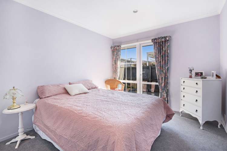 2/28 Canberra Place Redwood_9