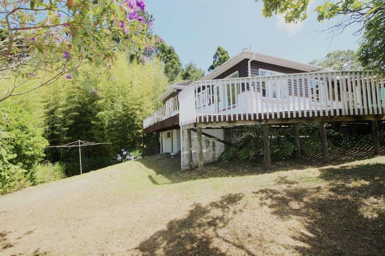 212 Godley Road Titirangi_8