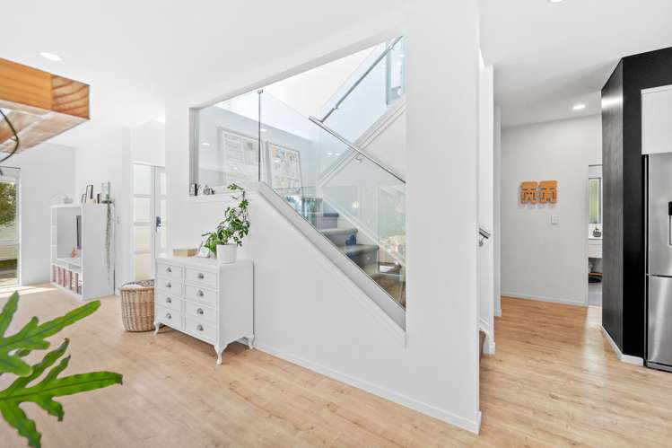 9 Ruth Craig Place Stanmore Bay_13