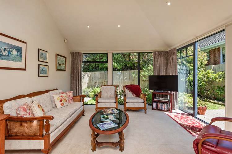 8 Samuel Parnell Road Karori_1