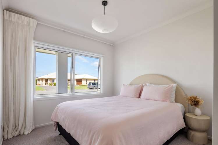 3 Sterling Park Lytton West_12