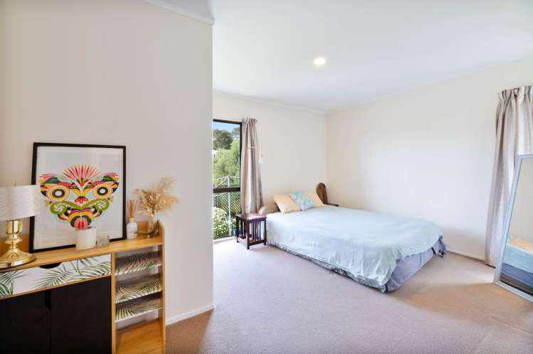 22 Greenvalley Rise Glenfield_13