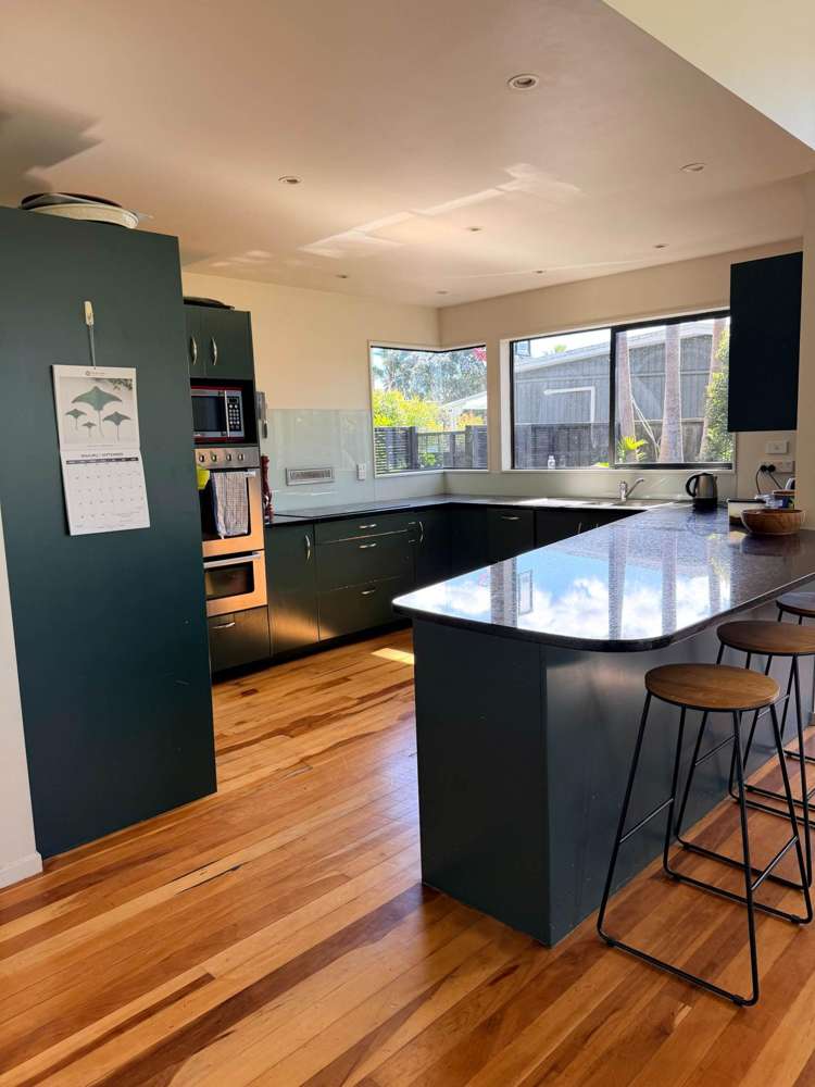 23 Sunkist Bay Road Beachlands_16