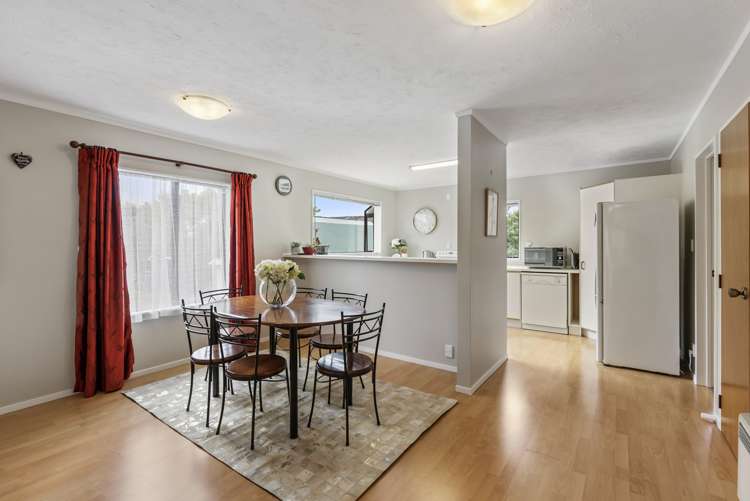 8 Coubray Place Botany Downs_5