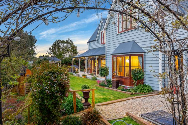 1614 Cust Road Cust_21