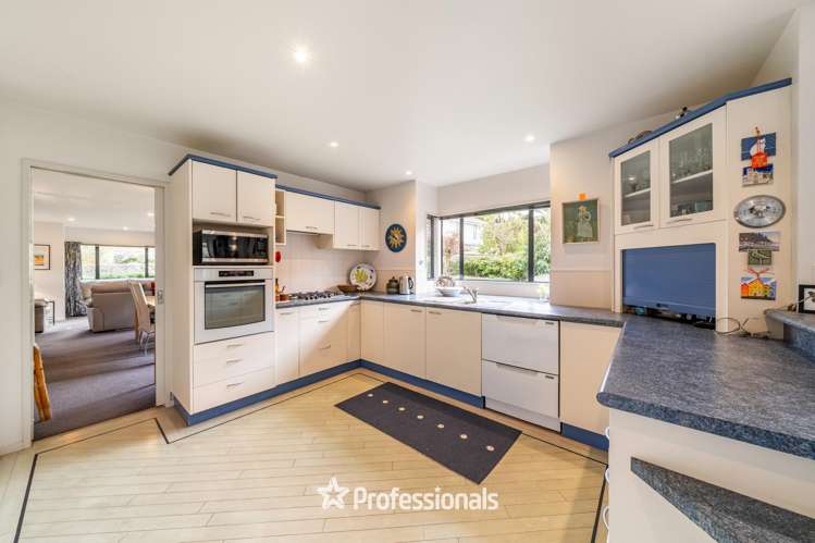 3 Huia Street Tawa_10