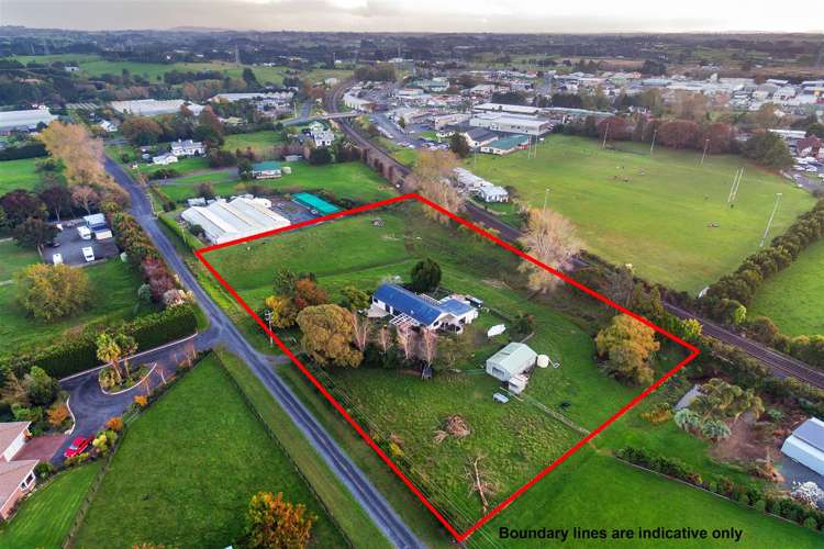 27 Kath Henry Lane Drury_1