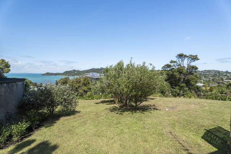 18 Huia Street_5