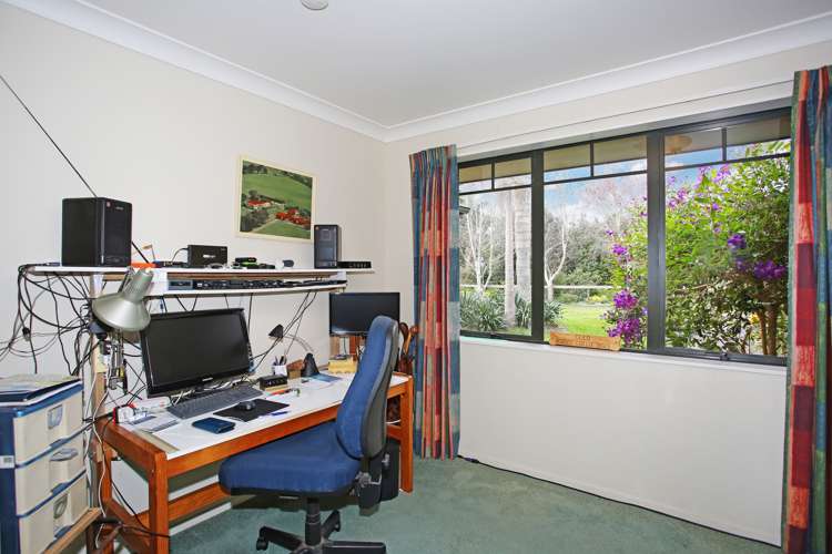 1241 Awhitu Road Pollok_9