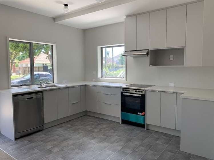 2/95B Duke Street_0