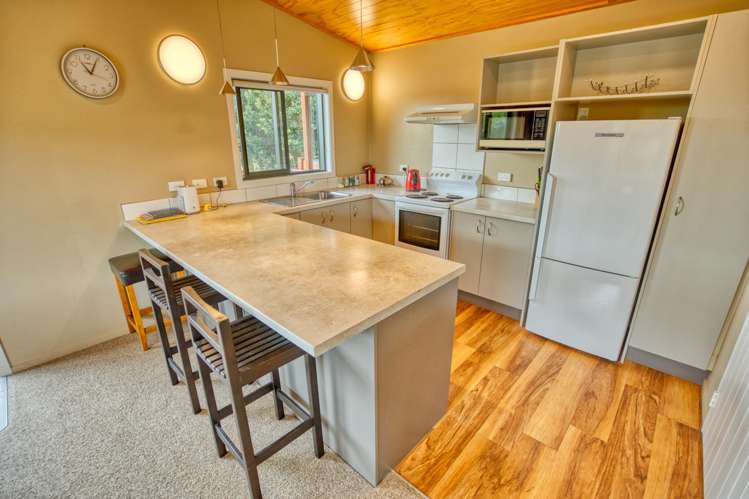 4 Russell Street Okarito_9