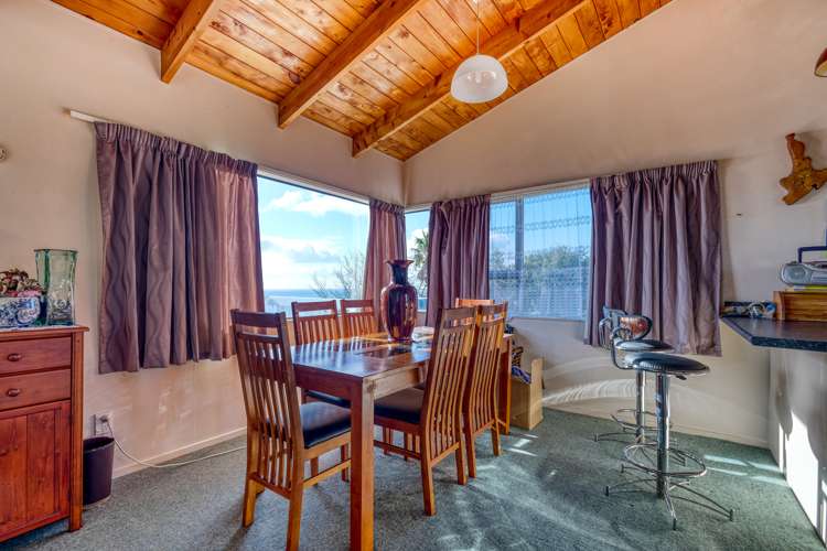 55 Seaview Road Cable Bay_11