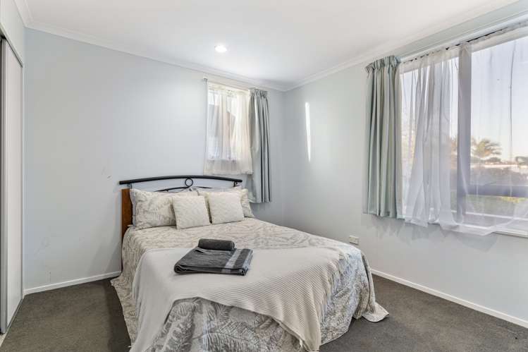 34 Bruce Pulman Drive Takanini_11