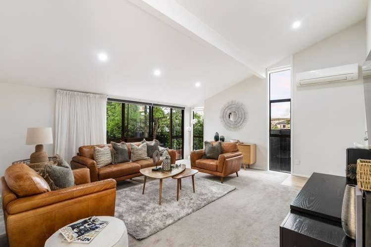 18 Orinda Close Botany Downs_2