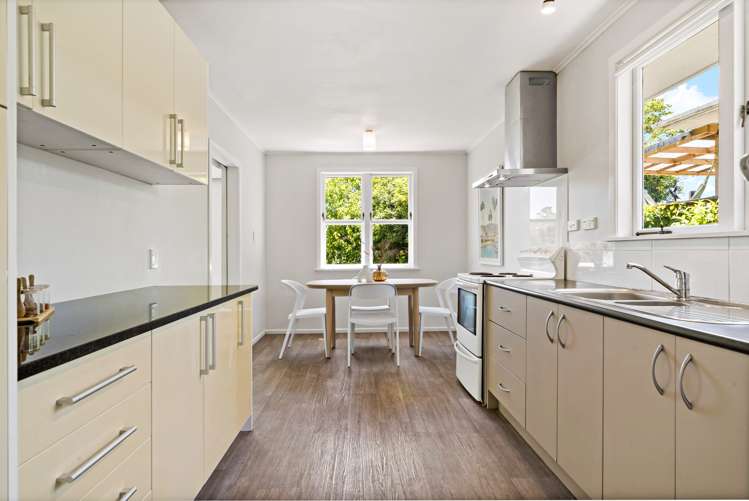 6 Aronui Terrace Kelston_7