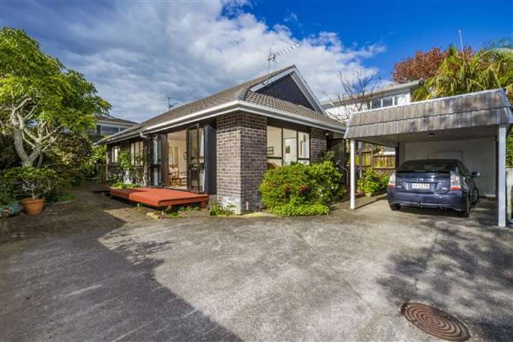 2/4 Fraser Road Narrow Neck_6