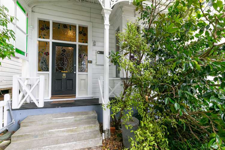 24 Hargreaves Street Mount Cook_10