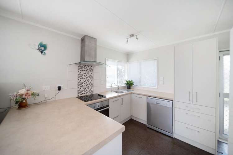 37 Seaward Place Wattle Downs_6