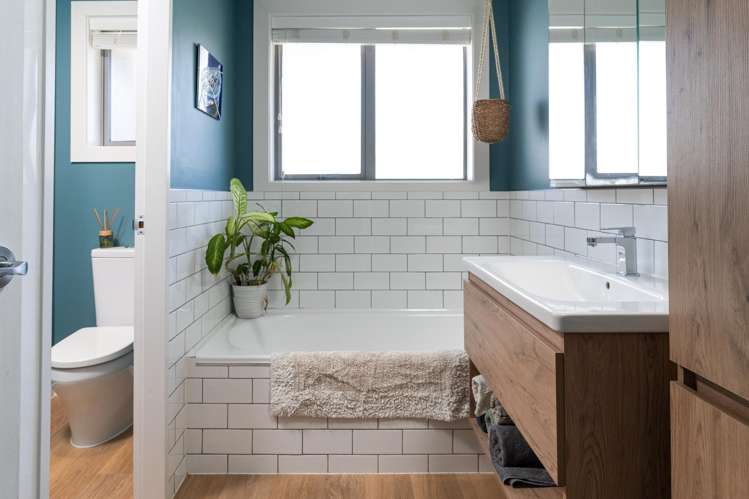 2/174b Grimseys Road Redwood_11