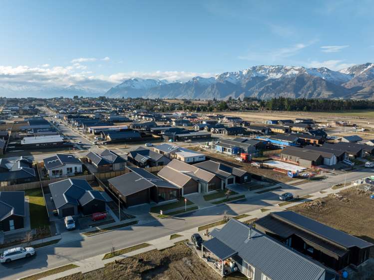 118 Burdon Loop Lake Hawea_30