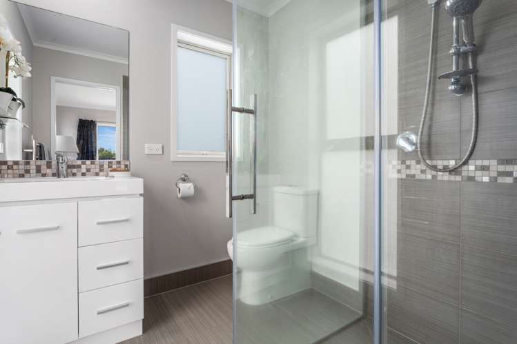 6 Omega Place Coastlands_12