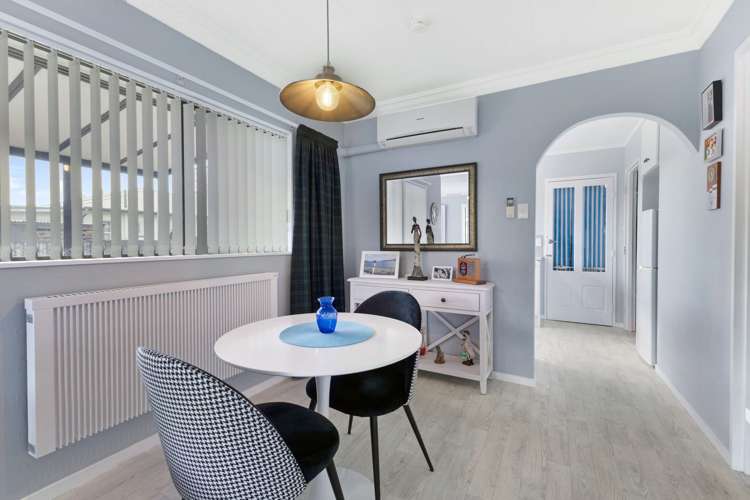 2/14 Burns Street Westown_22