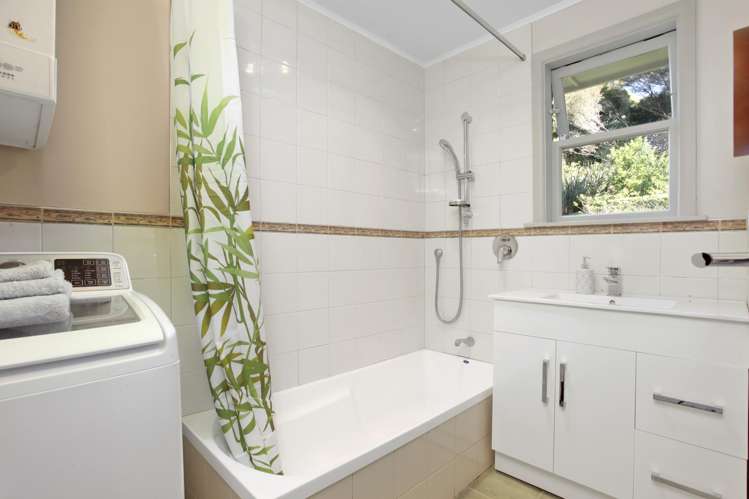 60 Derwent Crescent Titirangi_13