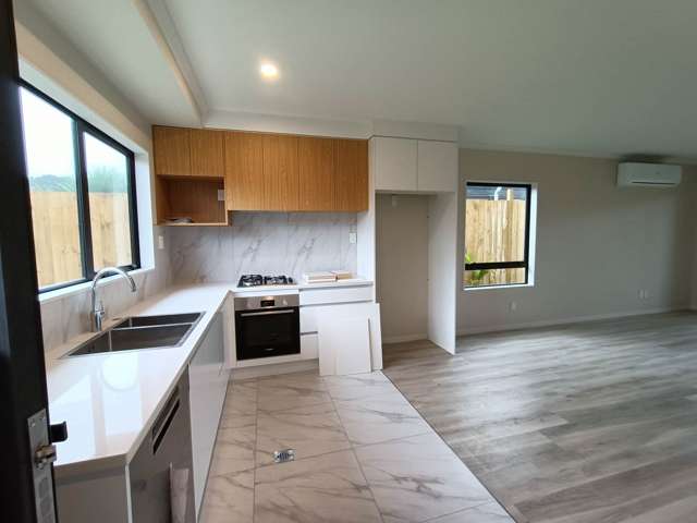 10f Roberts Road Te Atatu South_2