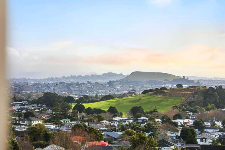 10 Etherege Place Mellons Bay_15